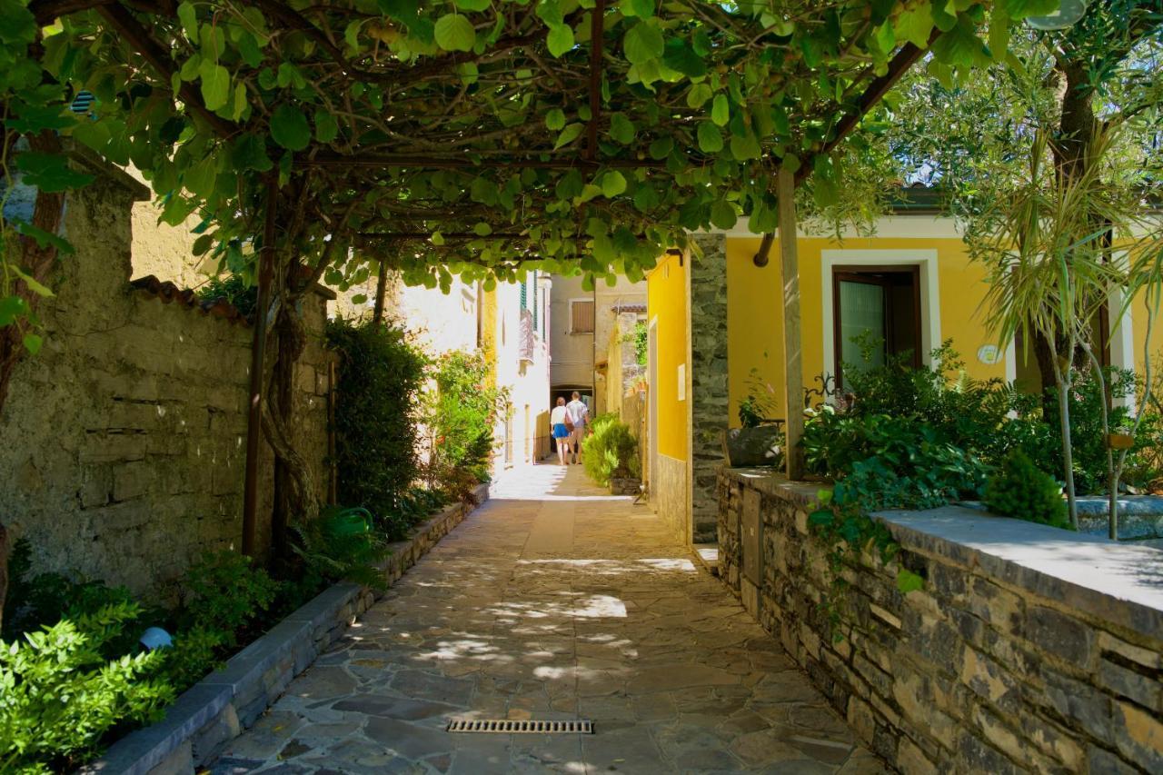 Hotel Diffuso Il Portichetto Vezio Perledo Extérieur photo